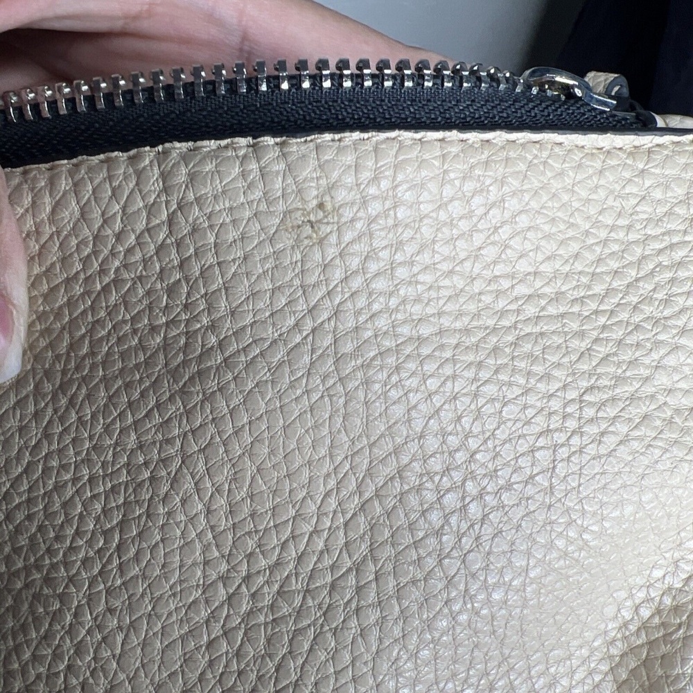 Inzi Chain Crossbody Bag In Beige - Picture 9 of 9